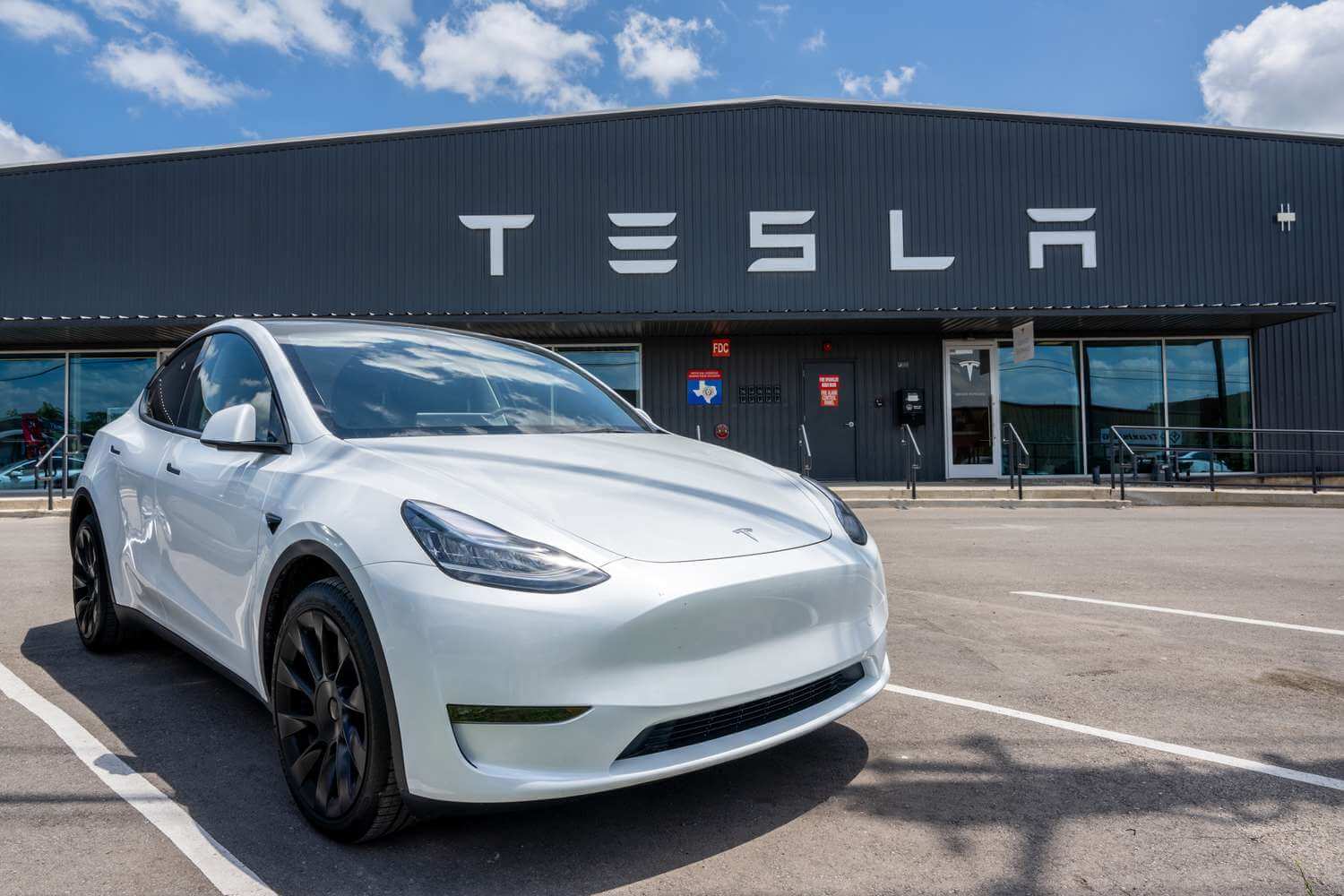 Где купить Tesla в Украине