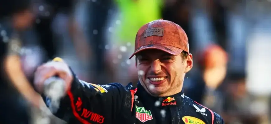 Макс Ферстаппен продовжив контракт із Red Bull ще на чотири роки