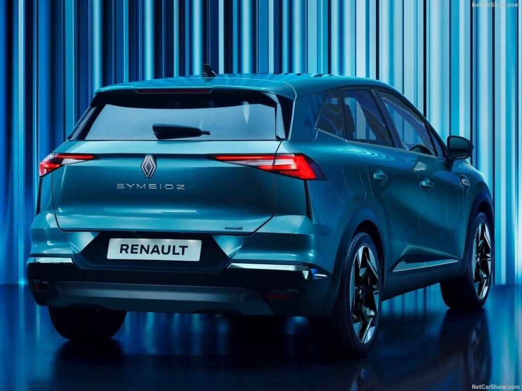 Обзор Renault Symbioz 2026: цены, комплектации и стоит ли он внимания